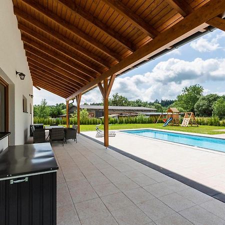 Holiday House Adam Prosecne Екстериор снимка