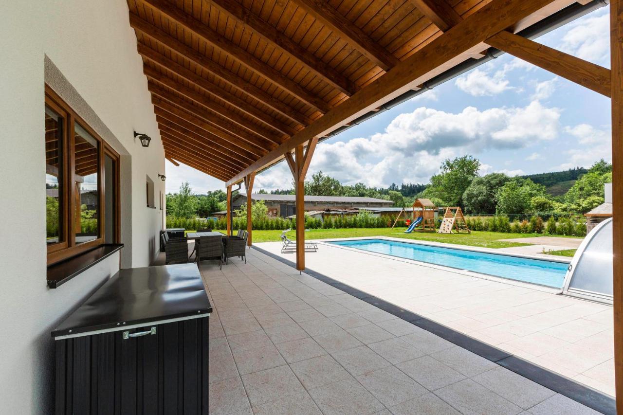 Holiday House Adam Prosecne Екстериор снимка