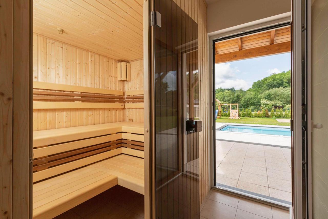 Holiday House Adam Prosecne Екстериор снимка