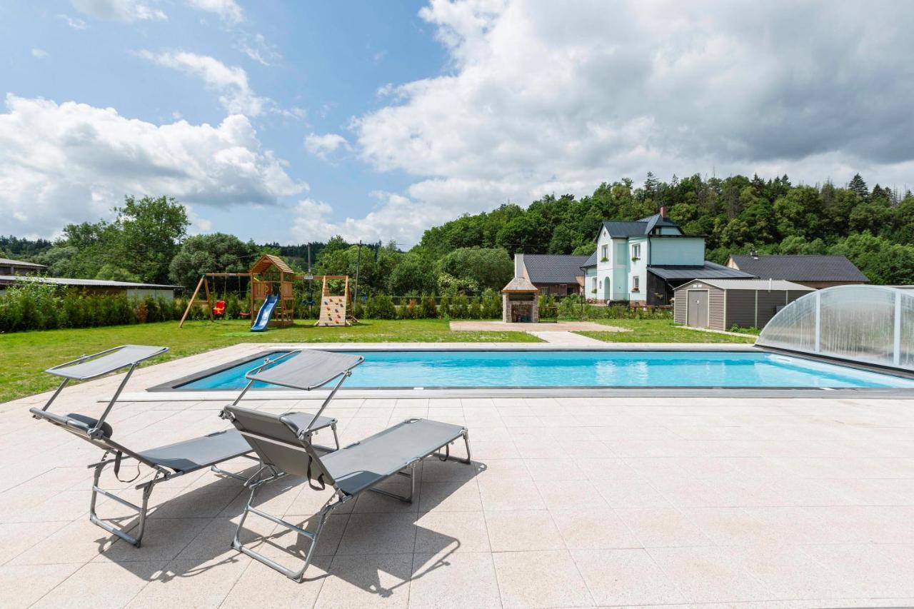 Holiday House Adam Prosecne Екстериор снимка