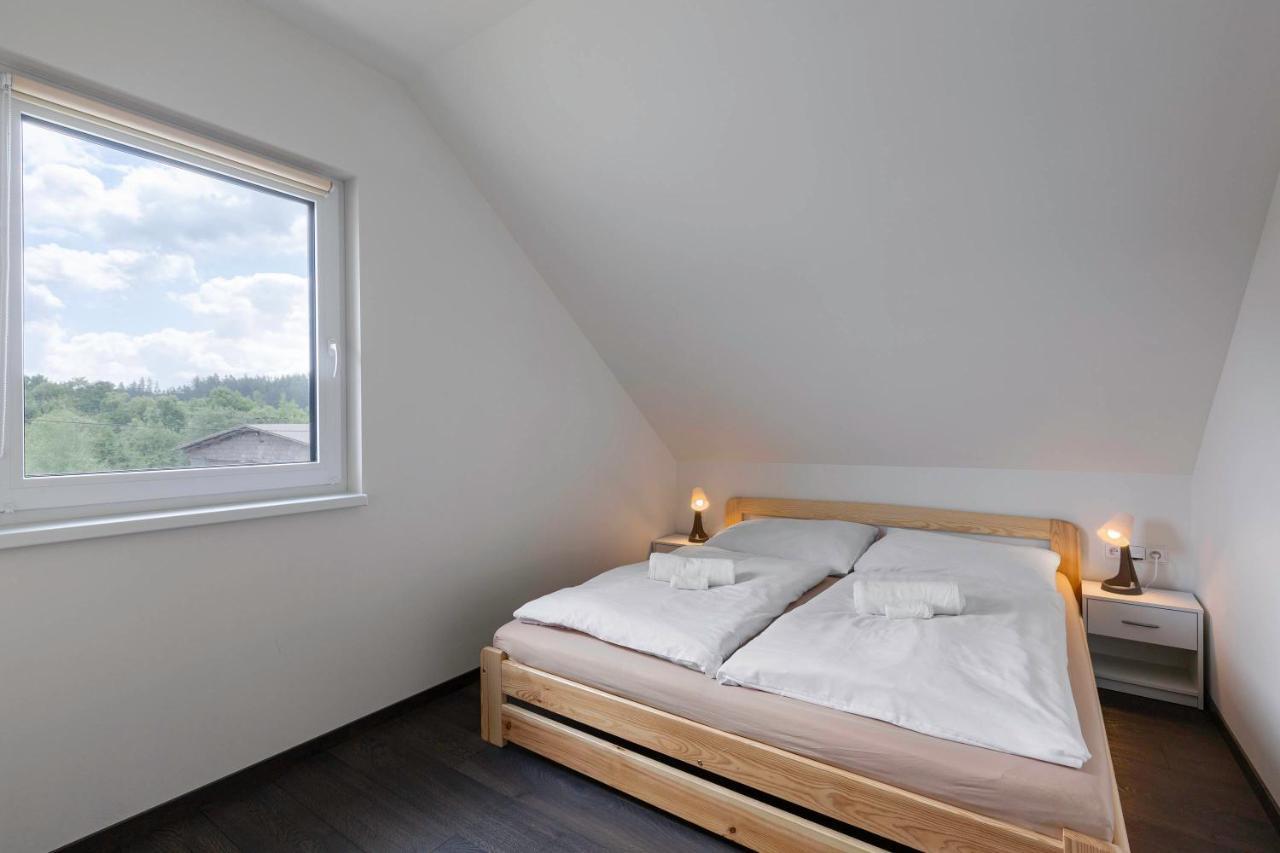 Holiday House Adam Prosecne Екстериор снимка